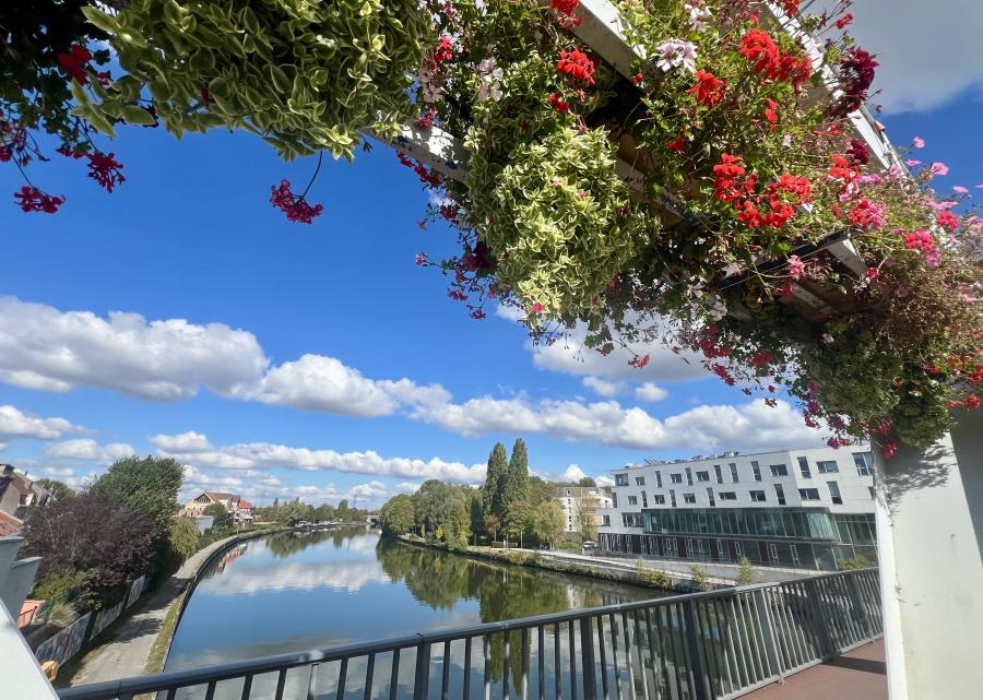 Vue Mairie de Haubourdin depuis le pont
